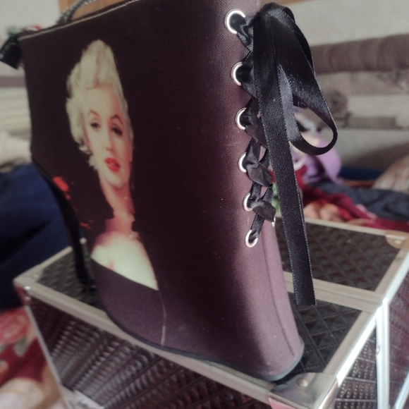 Purse - Picture 3 of 4